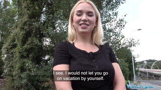 Vera Jarw a csöcsös szöszi orosz fiatalasszony pénzért beleül a farokba - sex-videochat