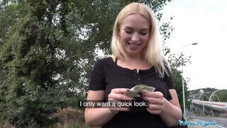 Vera Jarw a csöcsös szöszi orosz fiatalasszony pénzért beleül a farokba - sex-videochat