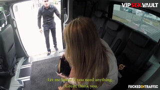 Angela Christin a vonzó cseh cuni megkefélve a hátsó ülésen - sex-videochat