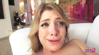 Giselle Palmer a szőrös muffos tinédzser picsa iszonyúan popsiba reszelve - sex-videochat