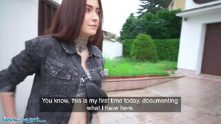 Tabitha Poison a tetkós tinédzser punci egy kicsike pénzért kapható a dugásra - sex-videochat