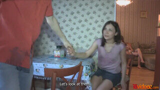 Tinédzser amatőr orosz fiatal párok gruppenbe hancuroznak - sex-videochat