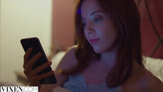Lottie Magne a izgató vörös hajú gádzsi egy jót szeretkezik a brazil palival - sex-videochat