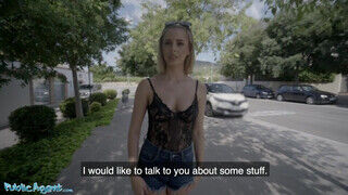Lya Missy a szöszi szilikon keblű tinédzser suna lovagol a faszon - sex-videochat