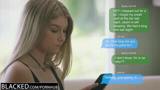 Arya Fae a világos szőke tinédzser cicababa élvezi a méretes dákót - sex-videochat