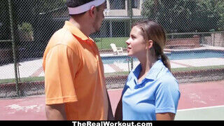 Keisha Grey a gigászi didkós tini pipi a tenisz edzővel kúr - sex-videochat