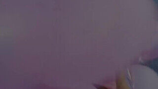 A szőrös bulkeszos Riley Reid a valagába kettő brét is befogad. - sex-videochat