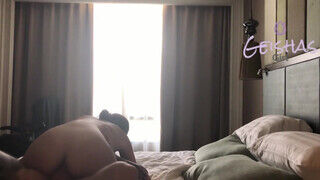 Ázsiai amatőr barinő kettyintése a hotel szobában - sex-videochat