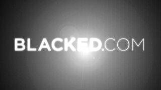 Riley Reid punciját és kufferjét döngetik a méretes farkú fekete pasik - sex-videochat