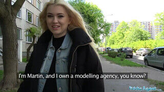 Cseh amatőr szoknyás szöszi tinédzser spiné pénzért dugható - sex-videochat