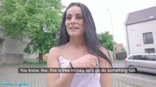 Lexi Dona a pici tőgyes tinédzser izgató lány pénzért hancúrozik - sex-videochat