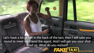 Jasmine Webb a csöcsös fekete kis csaj a taxiban kupakol - sex-videochat