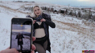 Tinédzser orosz szöszi fiatal gádzsi szeretkezik a szabadban a pasijával - sex-videochat