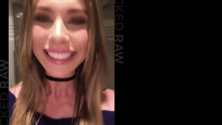 Anya Olsen a világos szőke tinédzser kéjnő baszás előtt fekete segget is nyal - sex-videochat
