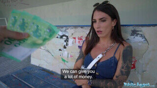 Tetkós formás tinédzser latina lány pénzért dug a vonatállomáson - sex-videochat
