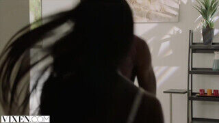 Ana Foxxx a tini karcsú afroamerikai fiatal leányzó imádja a kolosszális fekete kukit - sex-videochat