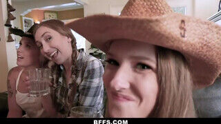 Három perverz tinédzser texasi cowgirl picsa dug egy jót - sex-videochat