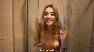 Amatőr szöszi tinédzser barinő a fürdőben megdöngetve - sex-videochat