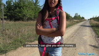May Thai a mutatós turista lány egy kicsike pénzért dugható a szabadban - sex-videochat