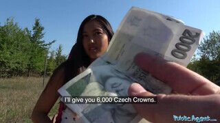 May Thai a mutatós turista lány egy kicsike pénzért dugható a szabadban - sex-videochat