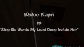 Khloe Kapri a pici cickós világos szőke nevelő húgi benyeli a gigantikus péniszt - sex-videochat