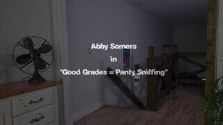 Abby Somers a bazinagy csöcsű mostoha anya és a nevelő fia titokban pajzánkodnak - sex-videochat