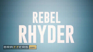 Rebel Rhyder és Adira Allure édeshármasban pajzánkodnak a gigászi faszú fekete sráccal - sex-videochat