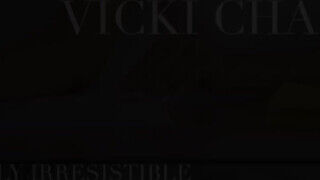 Vicki Chase a pici csöcsű félvér kisasszony erotikus film válogatása - sex-videochat
