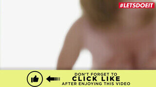 Vinna Reed a kolosszális kannás világos szőke tini bige erotikus kupakolása - sex-videochat