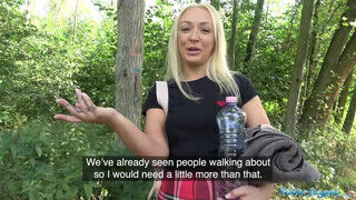 Amber Deen a csöcsös világos szőke angol nőci beleül a csávó faszába - sex-videochat
