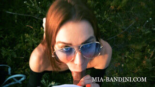 Mia Bandini dákót szop a szabadban - sex-videochat