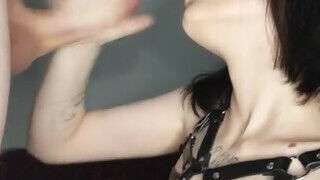Amatőr barinő videója ahol a pasijával reszel - sex-videochat