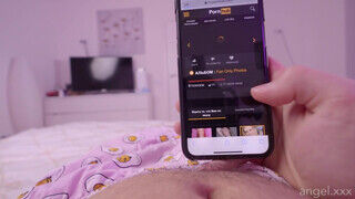 Csábos pici csöcsű amatőr szöszi barinő hajnali kufircolása - sex-videochat