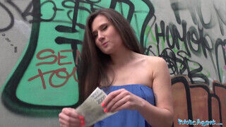 Lara Fox a pici tőgyes orbitális popós fiatal kis csaj pénzért baszható - sex-videochat