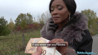 Kiki Minaj a brit tini kis csaj pénzért kupakol bárkivel - sex-videochat