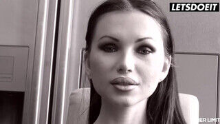 Sasha Rose a sovány orosz kishölgy popsija szétdugva - sex-videochat