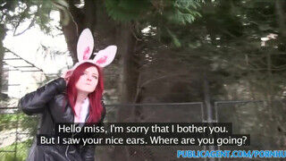 A cseheknél a húsvéti nyuszit is meg lehet dugni (egy pici pénzért persze) - sex-videochat