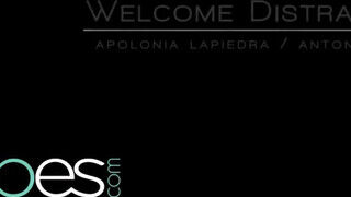 Apolonia Lapiedra a fullos latina tinédzser maca korosabb pasassal hancúrozik - sex-videochat