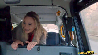 Katrina King a gyönyörű orosz milf megkívánta a taxis hardcore faszát - sex-videochat