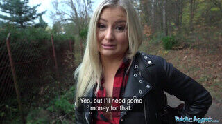 Cayla Lyons a termetes picsájú szőke pénzért megbaszható - sex-videochat