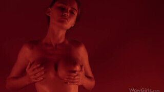 Sonya Blaze a formás orosz kiscsaj gyengéd maszturbációja - sex-videochat