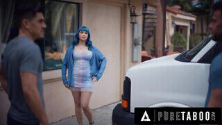 Jewelz Blu a gigantikus tőgyes kék hajú nőci a krapekja haverjával közösül - sex-videochat