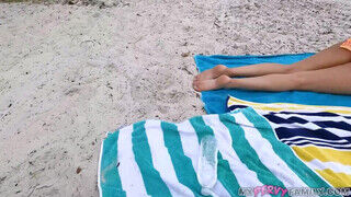Serena Santos a termetes csöcsű argentin lány a tengerparton megdugva - sex-videochat