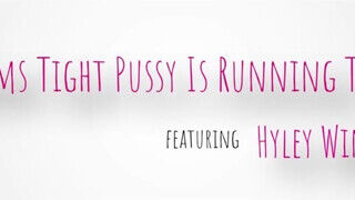 Hyley Winters a pici cickós szöszi milf kedveli a durva termetes brét - sex-videochat
