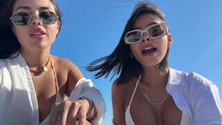 Daniela Antury és a ribanca édeshármasban cidázzák a cerkát a hajón - sex-videochat