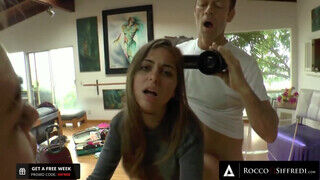 Riley Reid a izgató amerikai pornósztár bekapja Rocco óriási faszát - sex-videochat