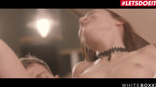 Katy Rose a pici mellű cseh afró amerikai hajú csaj lovagol a csávóján - sex-videochat
