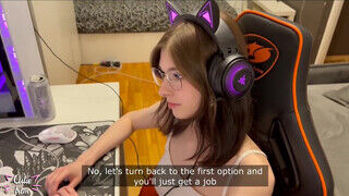 Cutie Kim a cuki gamer kis csaj a farokkal is imád játszani - sex-videochat