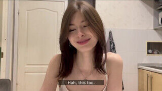 Cutie Kim a cuki 18 éves barinő házi szex videója ahol a pasijával szexel - sex-videochat