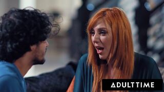 Ebben az Adult Time videóban Lauren Phillips, a vörös hajú, dús tőgyes milf, hatalmas, csini mellekkel és formás, gömbölyű popóval, egy szexterapeuta szerepében csábít el egy ideges, tinédzser tinisrácot. A terápiás szoba gyorsan egy nyers, szókimmondó sz - sex-videochat